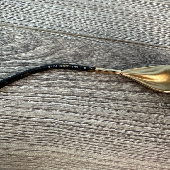 Burberry Gabardine Stylish Tortoiseshell Sunglasses Gold Italy Glasses main image 5